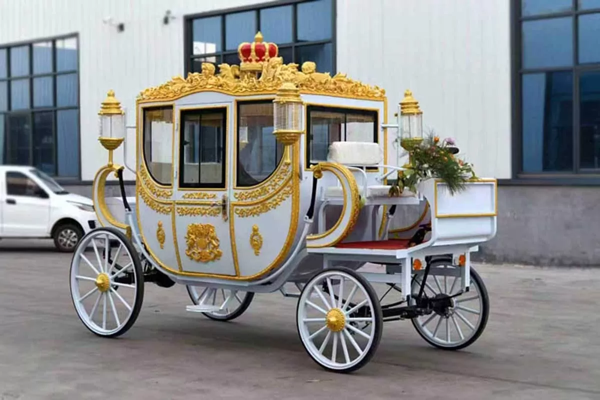 Royal Glass Carriage